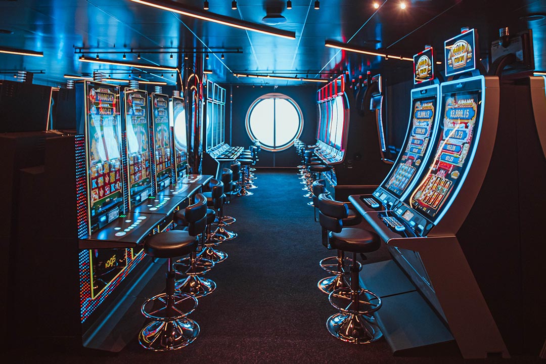 Valiant Lady Cruise Ship Details United Cruises